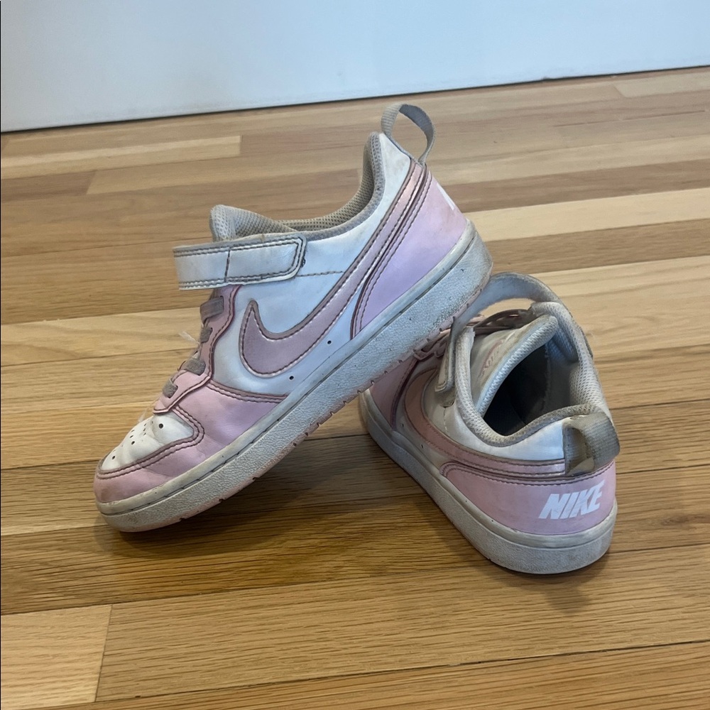 Nike Kids Sneakers in Pink and White